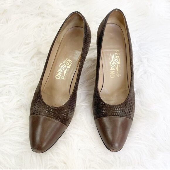 Vintage Salvatore Ferragamo Embossed Leather Spectator Pumps - Picture 2 of 10